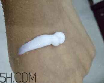 透真氨基酸潔面霜過敏嗎？透真氨基酸潔面霜適合敏感肌嗎？