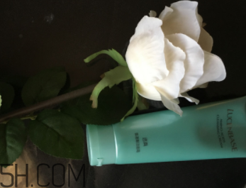 透真氨基酸潔面霜過敏嗎？透真氨基酸潔面霜適合敏感肌嗎？