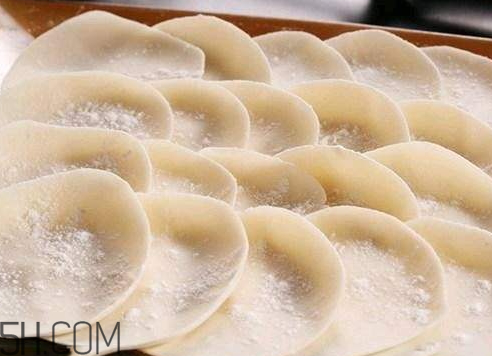 紅薯粉可以做餃子皮嗎 紅薯淀粉怎么做餃子皮 紅薯粉可以做餃子皮嗎 紅薯淀粉怎么做餃子皮