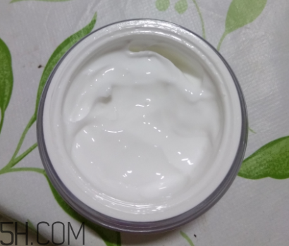 瓷肌御雪祛斑霜夏天能用嗎？瓷肌御雪祛斑夏天用油嗎？