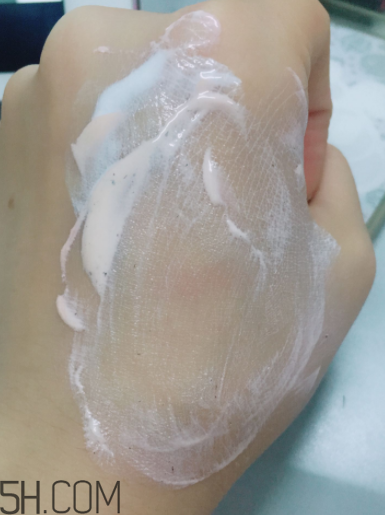 瓷肌晶透雪肌潔面乳可以卸妝嗎？清潔力如何？