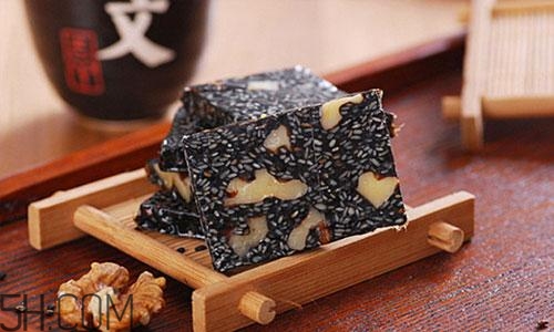 吃阿膠可以喝蜂蜜水嗎？阿膠和蜂蜜可以一起吃嗎？