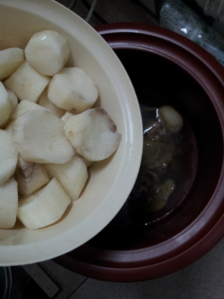 馬蹄和山藥能一起煲湯嗎？山藥和馬蹄能一起吃嗎？