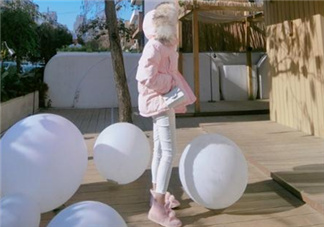 粉色羽絨服配什么褲子？粉色羽絨服搭配什么褲子好看？