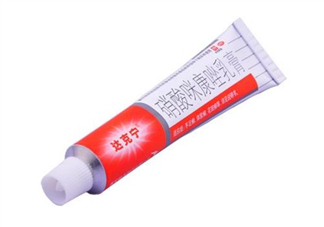 達(dá)克寧能治灰指甲嗎？達(dá)克寧能擦臉嗎？