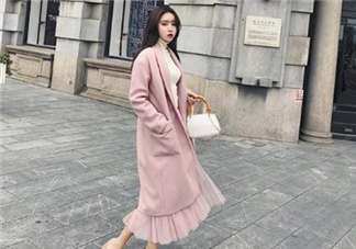 粉色大衣配什么顏色包包？粉色大衣搭配什么包？