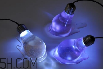 燈泡糖放進(jìn)嘴巴為什么拿不出來？燈泡棒棒糖怎么拿出來？