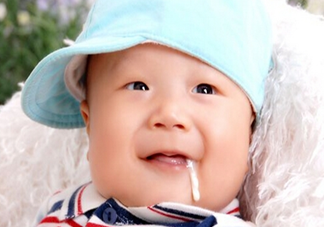 新生兒吐奶情況什么時(shí)候會(huì)沒(méi)有？寶寶吐奶了怎么辦？