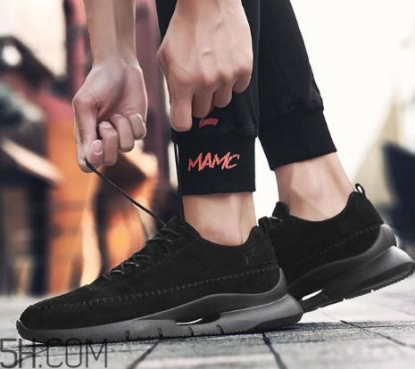 翻毛運(yùn)動(dòng)鞋發(fā)白怎么辦？翻毛運(yùn)動(dòng)鞋怎么打理？