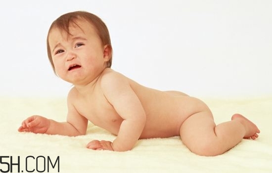 怎樣能夠訓(xùn)練嬰幼兒的肌肉？寶寶為什么總是在鬧騰？