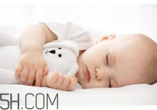 嬰兒猝死綜合征是怎么回事？寶寶睡覺常犯哪些錯誤？