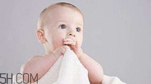 嬰幼兒腹脹要怎樣按摩？寶寶吃奶睡著了怎么辦？