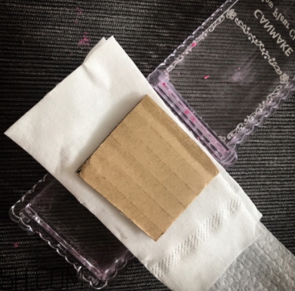 腮紅盤碎了怎么辦？腮紅盤摔碎了怎么修復(fù)