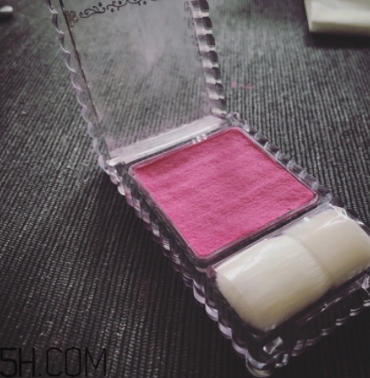 腮紅盤碎了怎么辦？腮紅盤摔碎了怎么修復(fù)