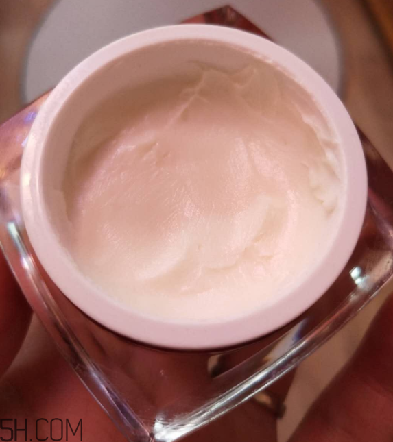 京城之霜大紅瓶使用心得 京城之霜大紅瓶產(chǎn)品評測 京城之霜大紅瓶使用心得 京城之霜大紅瓶產(chǎn)品評測