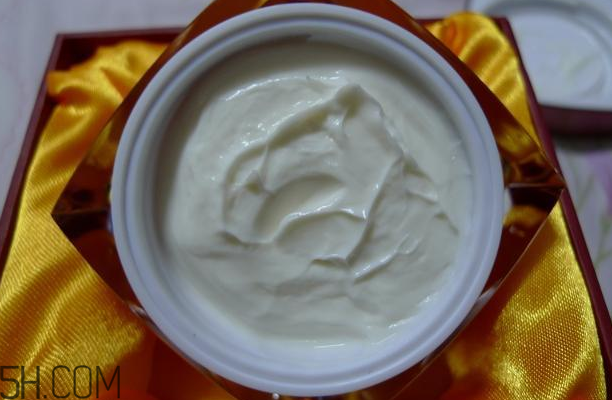 京城之霜大紅瓶使用心得 京城之霜大紅瓶產(chǎn)品評測 京城之霜大紅瓶使用心得 京城之霜大紅瓶產(chǎn)品評測