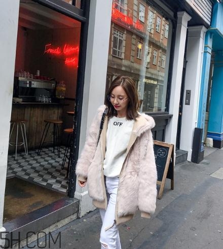 粉色皮草怎么搭配好看？粉色皮草搭配圖片