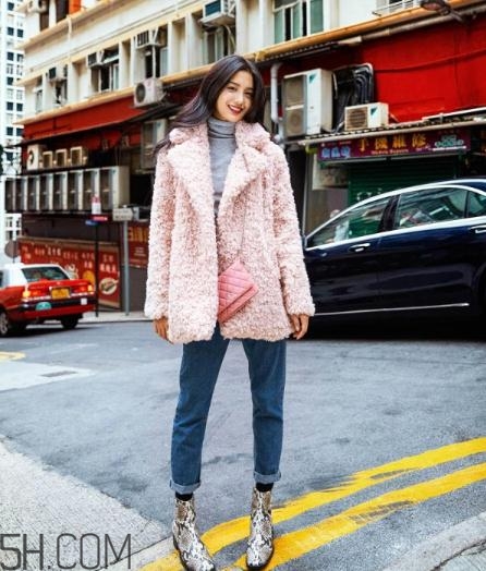 粉色皮草怎么搭配好看？粉色皮草搭配圖片