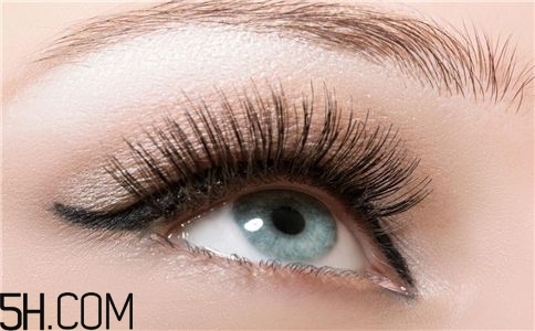 女性常貼雙眼皮有哪些危害？女性該怎么保養(yǎng)眼部？