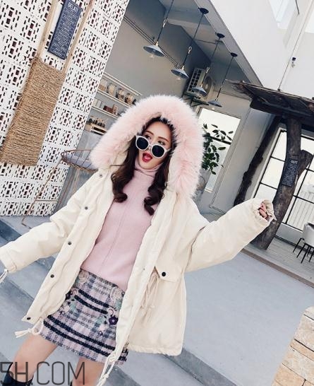 粉色內(nèi)搭怎么配外套？冬季也要風(fēng)度與溫度共存