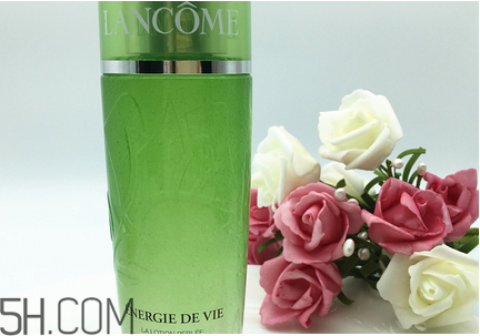 蘭蔻綠水專柜價格 蘭蔻哪款護(hù)膚品適合油性皮膚使用