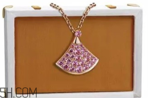 寶格麗2018情人節(jié)限量包包多少錢？什么顏色？