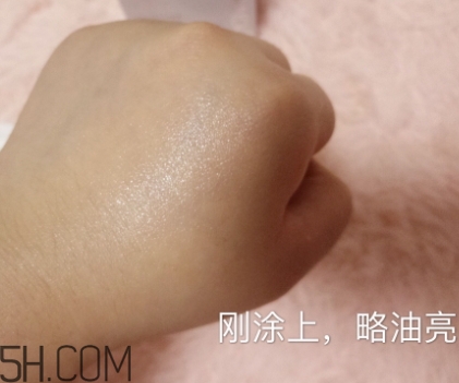 自然堂化妝品多少錢一套？