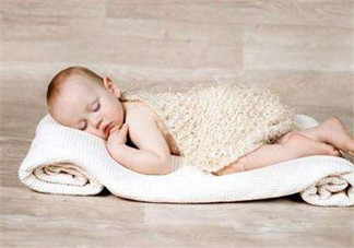 怎樣能夠訓(xùn)練嬰幼兒的肌肉？寶寶為什么總是在鬧騰？