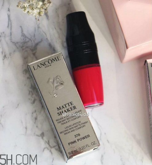 蘭蔻搖搖樂(lè)啞光唇釉186是什么顏色？蘭蔻氣墊光霧唇露試色