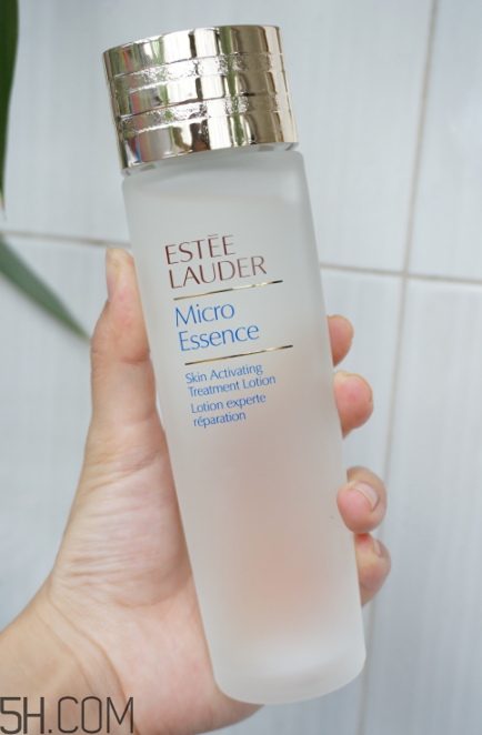 香奈兒和雅詩蘭黛護膚品哪個好？雅詩蘭黛肌底微精華使用測評