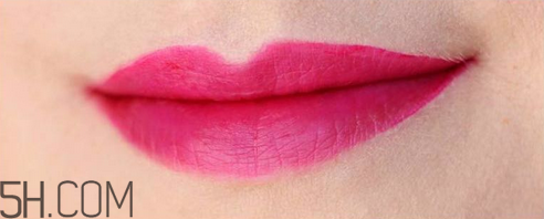 蘭蔻搖搖樂(lè)啞光唇釉186是什么顏色？蘭蔻氣墊光霧唇露試色