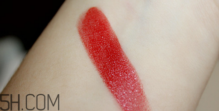 雅詩蘭黛和迪奧口紅哪個好用？雅詩蘭黛和迪奧口紅對比測評