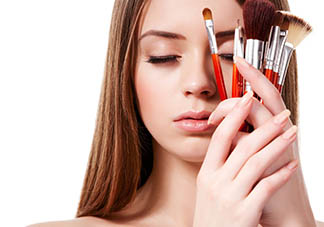 2018年新年妝容怎么化？紅色妝容紅紅火火