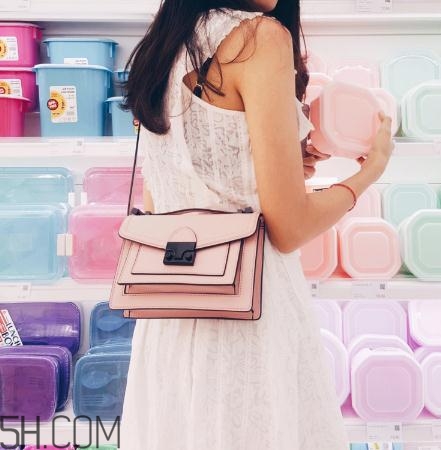 loeffler randall包包怎么樣？簡(jiǎn)潔大方潮流的選擇