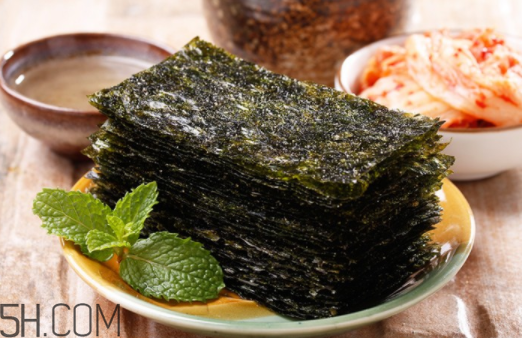 海苔和紫菜哪個更養(yǎng)生？海苔是紫菜的華麗轉(zhuǎn)身？