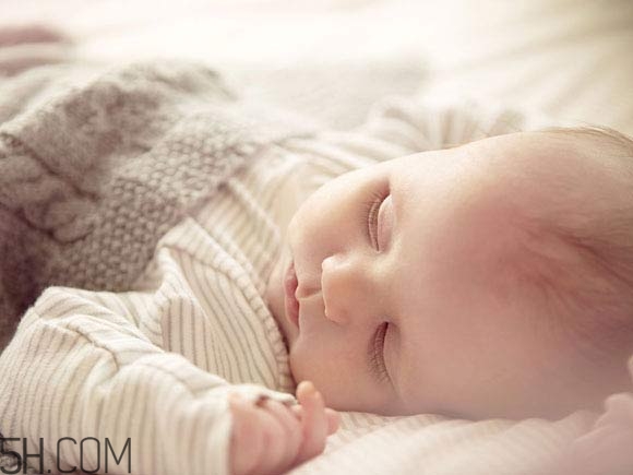 怎樣讓寶寶少生??？如何預(yù)防寶寶被傳染疾病？