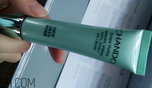 自然堂雪域精粹系列適合多大年齡 年輕干燥肌膚的選擇 自然堂雪域精粹系列適合多大年齡 年輕干燥肌膚的選擇