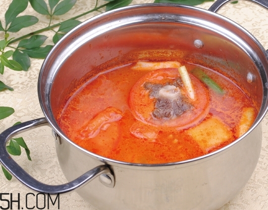 番茄鍋火鍋怎么做？自己動(dòng)手更放心