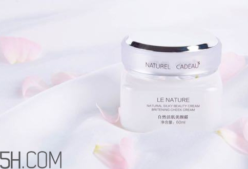 美顏霜和bb霜的區(qū)別 美顏霜秒殺bb霜 美顏霜和bb霜的區(qū)別 美顏霜秒殺bb霜