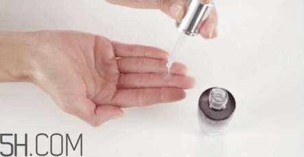 蘭蔻小黑瓶安瓶精華前需要擦乳液?jiǎn)?？蘭蔻小安瓶打開步驟圖解