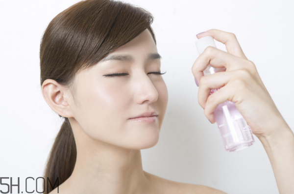 面霜什么時候用最好？保濕面霜哪個牌子好用？