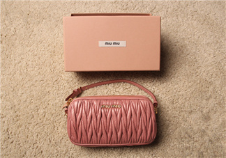 miumiu包包一般多少錢？這么仙的包包千萬別錯過