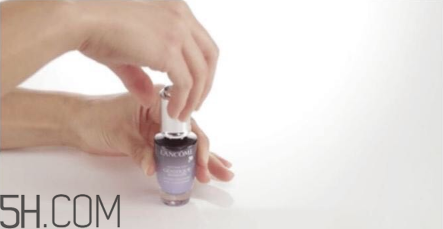 蘭蔻小黑瓶安瓶精華前需要擦乳液?jiǎn)?？蘭蔻小安瓶打開步驟圖解