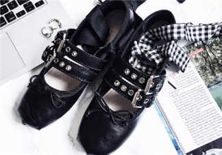 miumiu鞋子偏大嗎？小仙女一定要穿合適的鞋