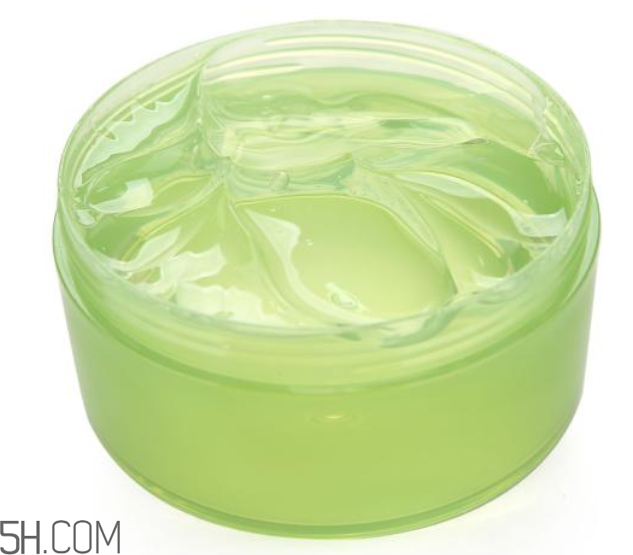 蘆薈膠怎么用補(bǔ)水效果好？蘆薈膠當(dāng)身體乳的作用