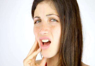 上火牙疼煲什么湯好？輕松解決上火牙疼問題