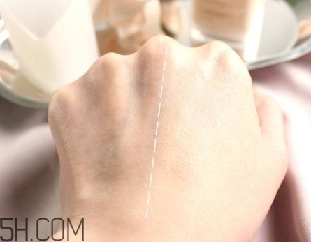 自然堂和歐詩漫哪個好？