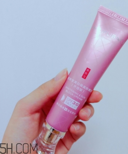 自然堂和美膚寶哪個(gè)好一些？適合自己膚質(zhì)的才是最好的