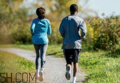 為什么胖子愛得膝關(guān)節(jié)炎？肥胖加重了關(guān)節(jié)面的負(fù)擔(dān)