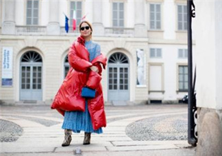 紅色面包服怎么搭配？給寒冷的冬天帶來一絲熱情